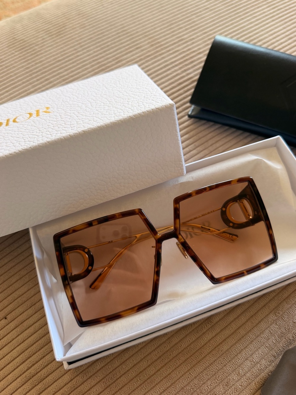 DIOR EYEWEAR 30Montaigne Tortoiseshell oversized sunglasses - Picture 5 of 16